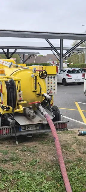 Flexible d'aspiration raccordé au camion